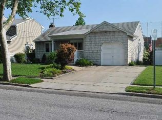 1846 Relyea Dr, Merrick, NY 11566