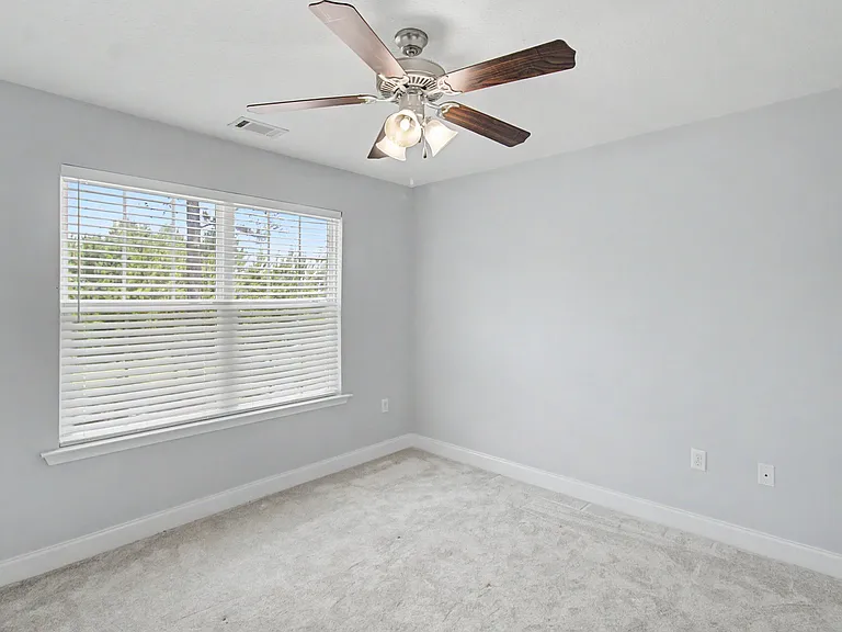 151 Lincoln Way NE — Photo 28