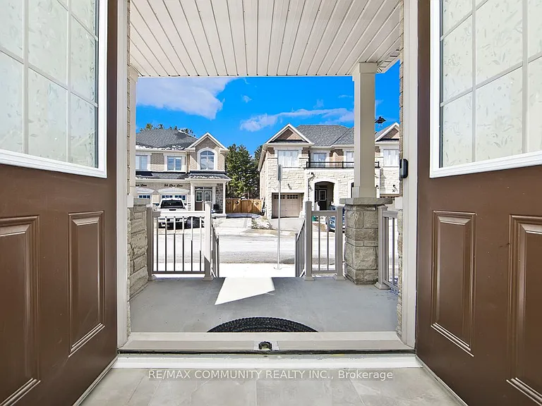 33 Liam Ln — Photo 2
