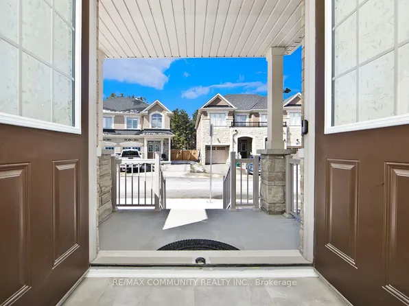 33 Liam Ln, Markham, ON L3S 0E8