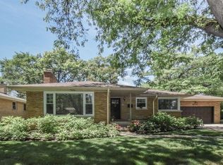 668 Garfield Ave, Lake Bluff, IL 60044