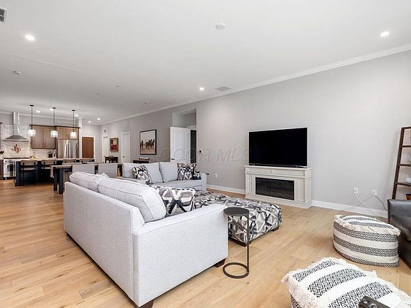 4th image of 225 John H McConnell Blvd #605