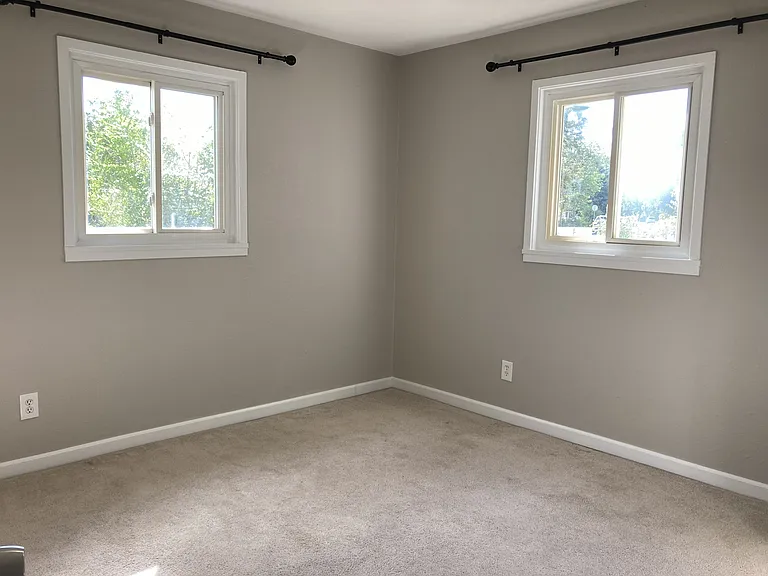 1143 Worchester St — Photo 8