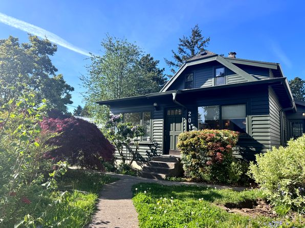 2015 SW Moss St