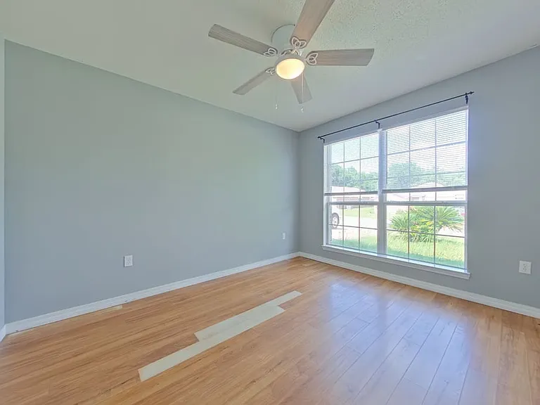 219 Limestone Cir — Photo 13