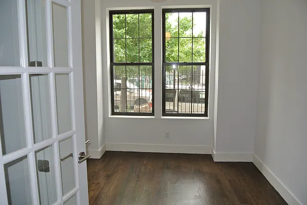 Rented by Nooklyn NYC LLC | media 53