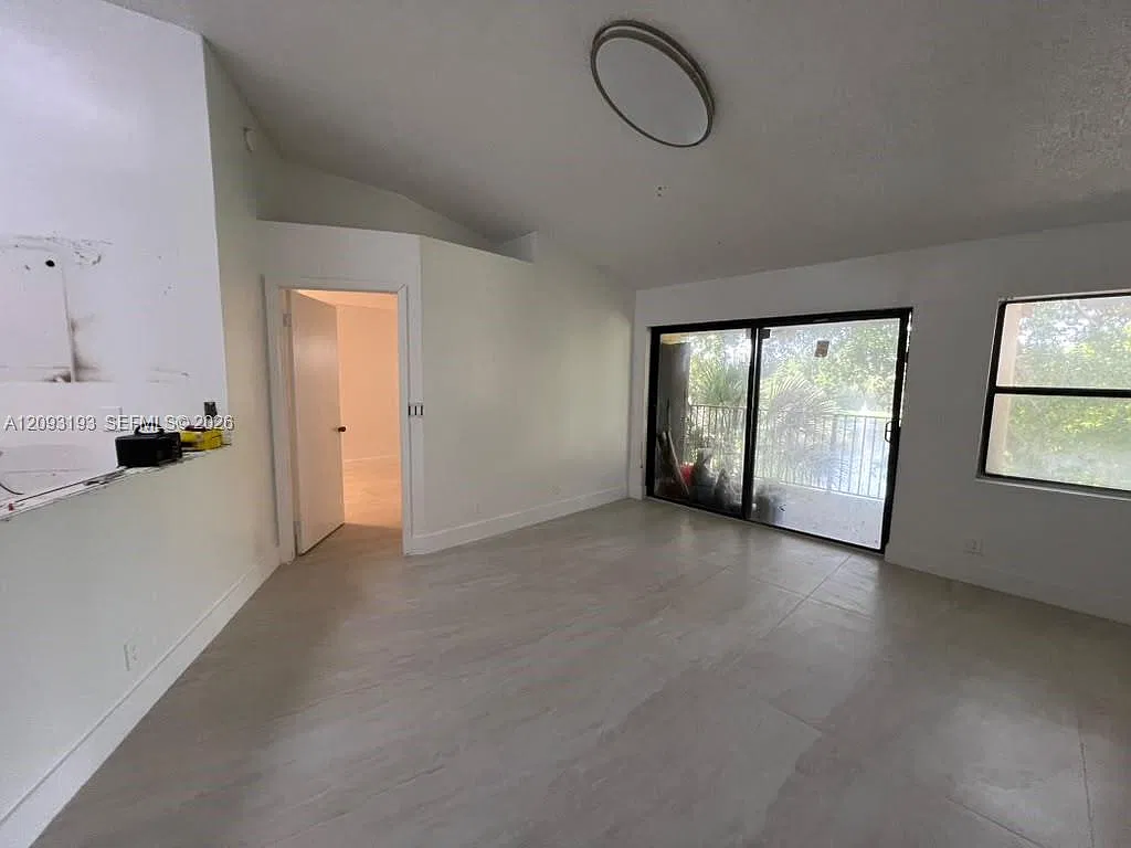 Summerbreeze Condo — Photo 3