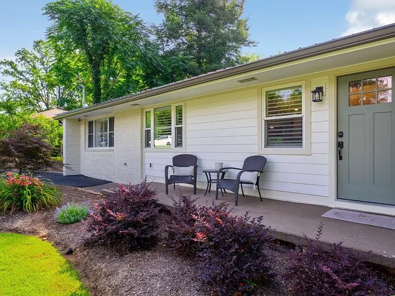 3594 Knollwood Hill Dr — Photo 10