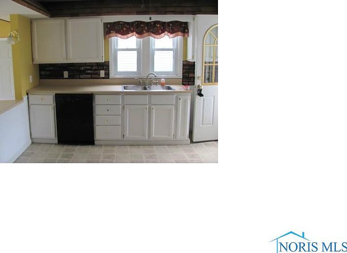 2nd image of 1301 E 2nd St