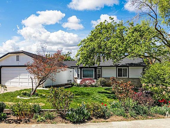 5th image of 2631 N Aster Ave