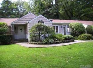 14 Harmony Rd, Huntington, NY 11743