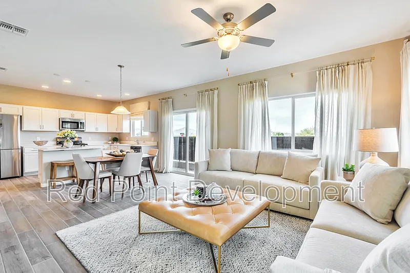 3 bed, 2.5 bath, 1735 sqft, $2,150 — Photo 3