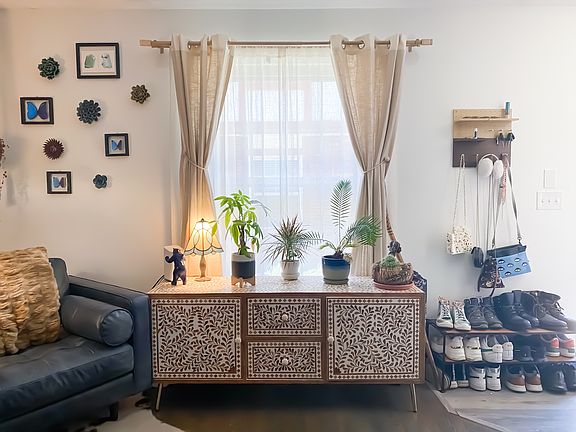 4th image of 1048 N Josephine St APT C