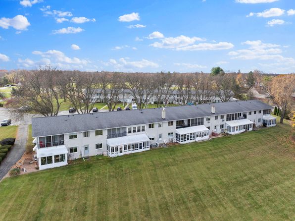 5980 Alan Dr APT 6, Brighton, MI 48116