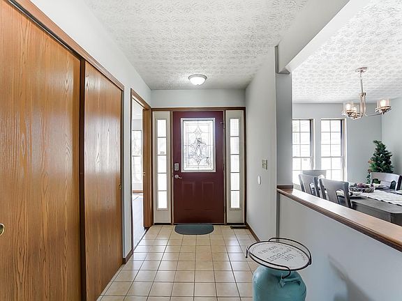 4th image of 142 Indian Mill Ct