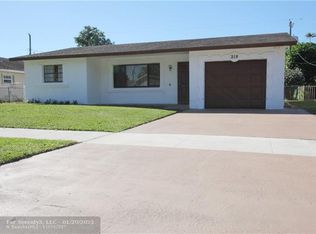 319 SW 32nd Ave, Deerfield Beach, FL 33442