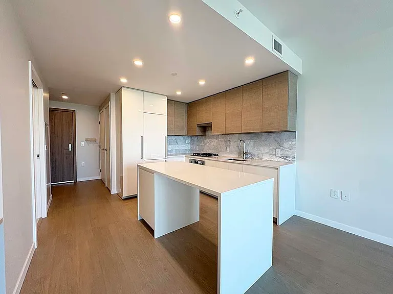 2108 Gilmore Ave #1503 — Photo 4