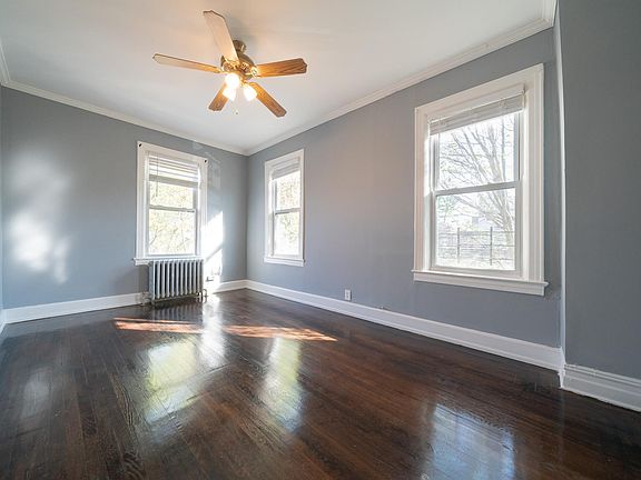 3rd image of 922 E 232nd St Unit 2