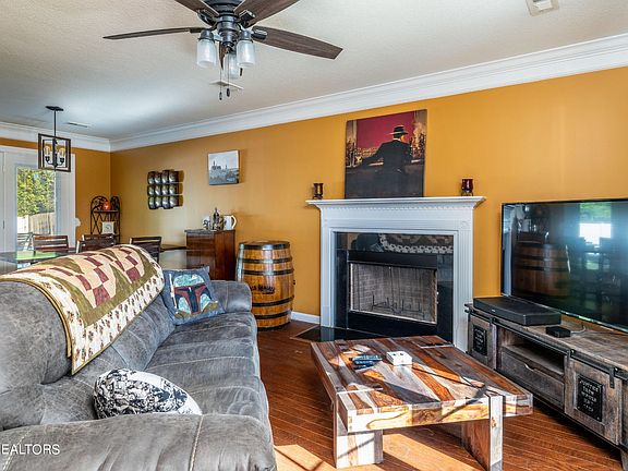 4th image of 5417 Castle Pines Ln