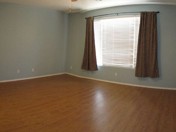 4th image of 14066 W Dahlia Dr