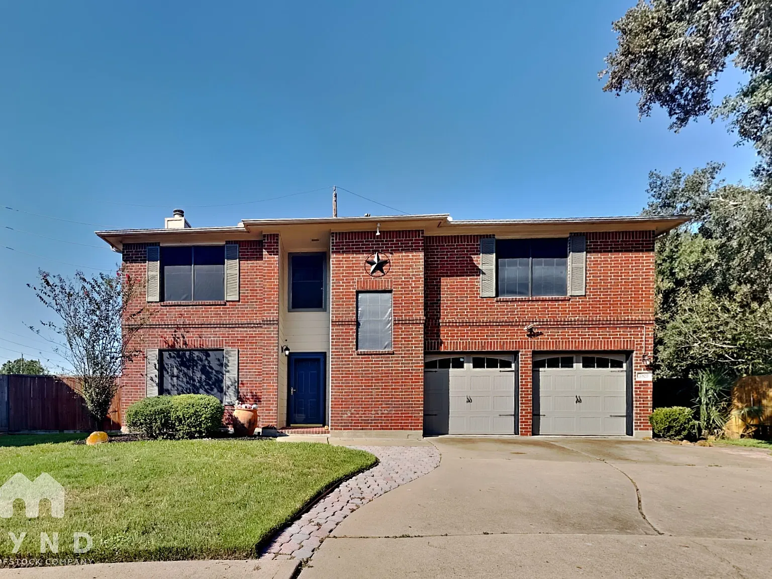 3 bed, 2.5 bath, 2026 sqft, $1,945 — Photo 1