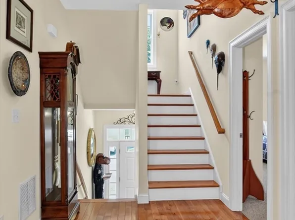 11 Nolan Ct, Tewksbury, MA 01876