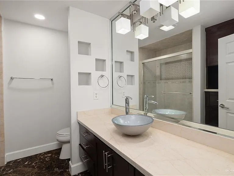 110 E Shasta Ave — Photo 14