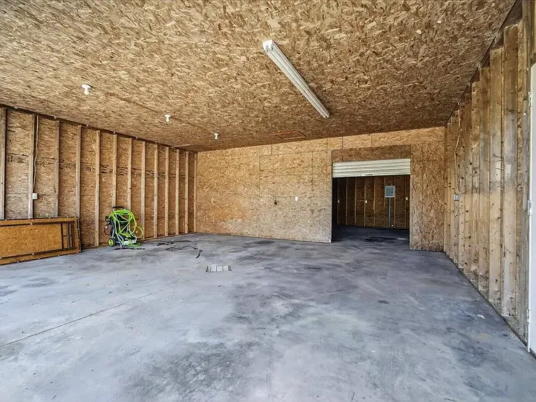 1032 Lynch Rd — Photo 34