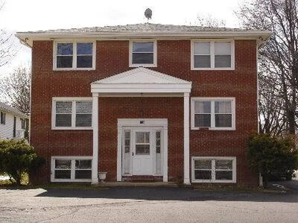 126 7th St NW APT 6, North Canton, OH 44720