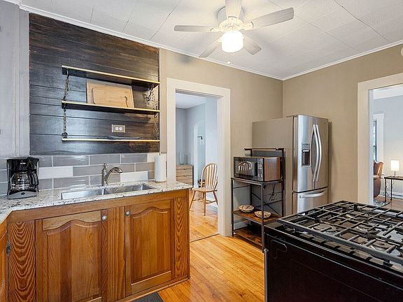 4th image of 305 Arlington Ave