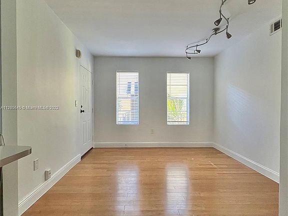 5th image of 4812 Pine Tree Dr APT 204