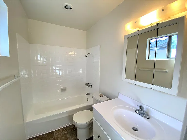 336 Claydelle Ave #10 — Photo 7