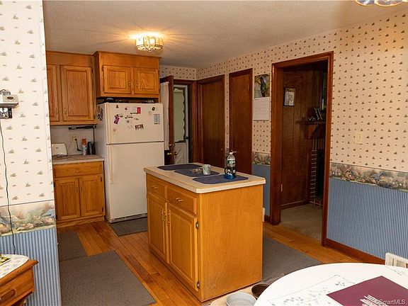 4th image of 103 Holcomb St