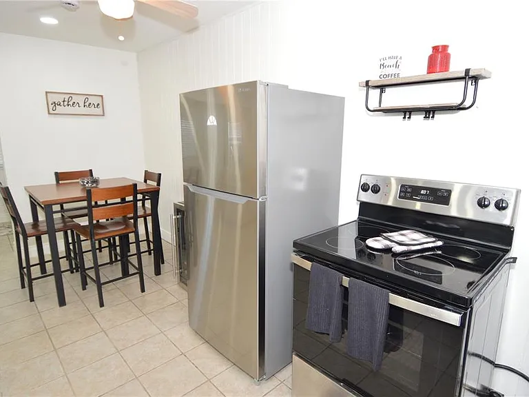 156 146th Ave E #B — Photo 10