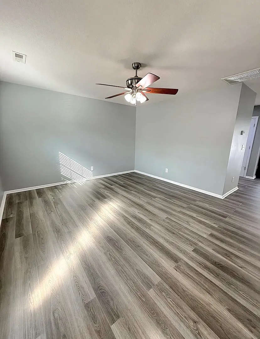 Move-in ready Townhouse in New Town are in Williamsburg! — Photo 3
