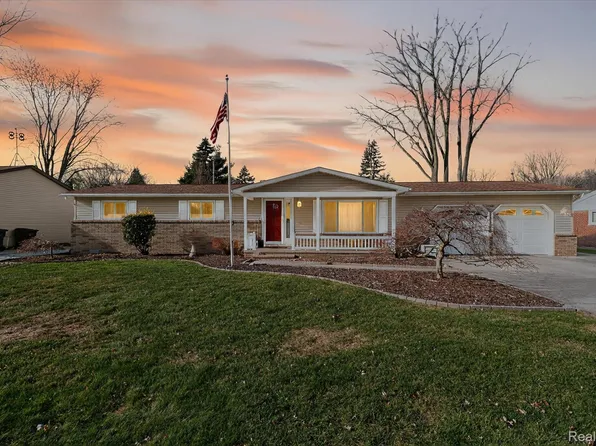 47501 Nita Dr, Utica, MI 48317
