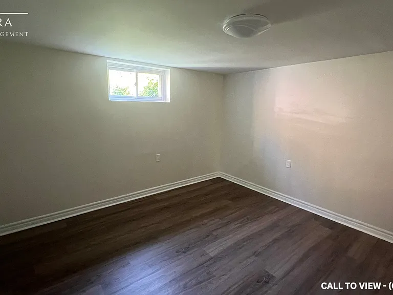 433 Crerar Ave #2 — Photo 4