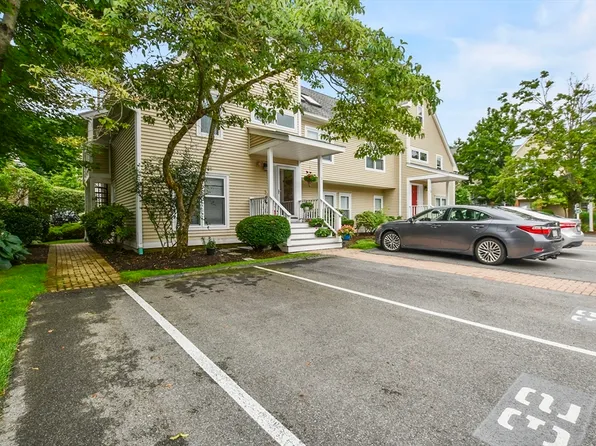 32 Hammond Pl #32, Woburn, MA 01801