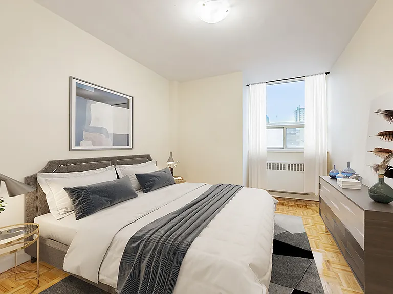 44 Thorncliffe Park Dr — Photo 8