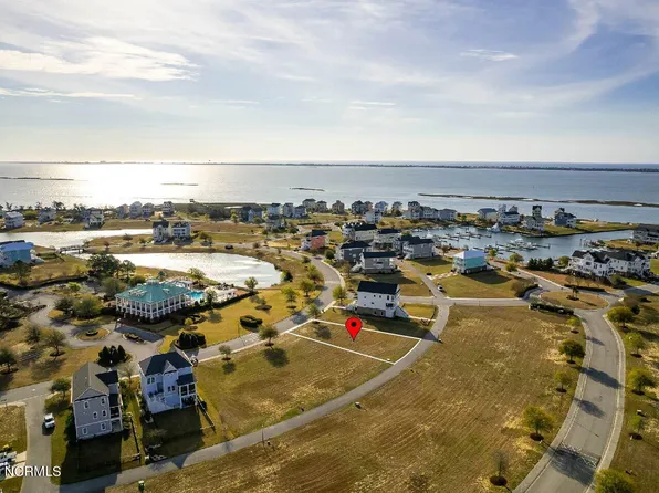516 Cannonsgate Drive, Newport, NC 28570