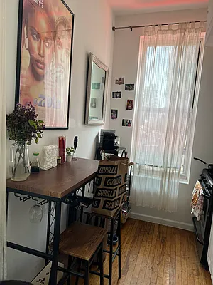 Rented by Delmark Realty LLC | media 30