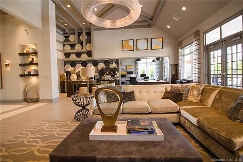 5th image of 10 Glastonbury Blvd #13