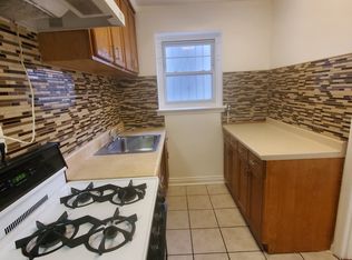 32-82 34th St #1R, Astoria, NY 11106