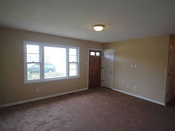 4th image of 2449 Butternut Hill Ct