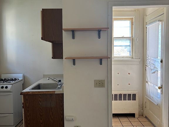 5th image of 125 E Gorham St #16443973