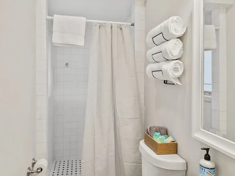 418 N Jackson St — Photo 14