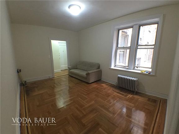 3rd image of 261 Seaman Ave APT 3A
