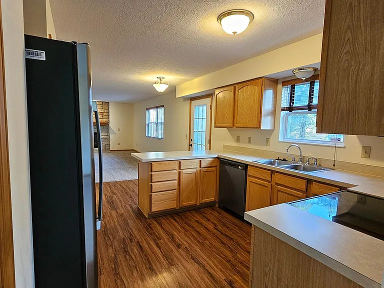 4466 Edgarton Dr — Photo 7
