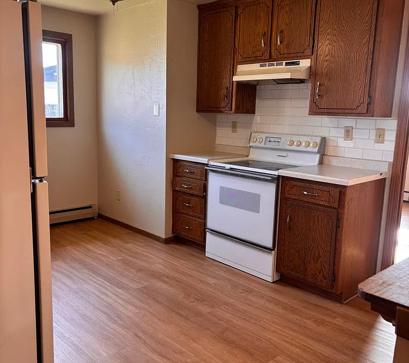 1666-1668 Victoria Ct