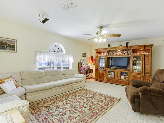 2nd image of 538 SE Chapman Avenue